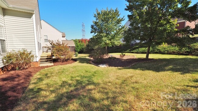 Building Photo - 6860 Lakecrest Ct