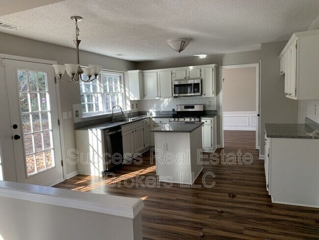 Building Photo - 11020 Egmont Dr