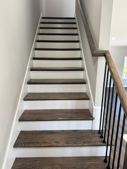 Building Photo - 402 E Bledsoe St