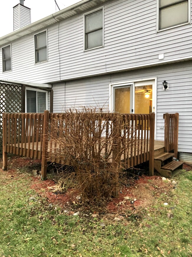 Private Deck - 4325 Chelten Ave