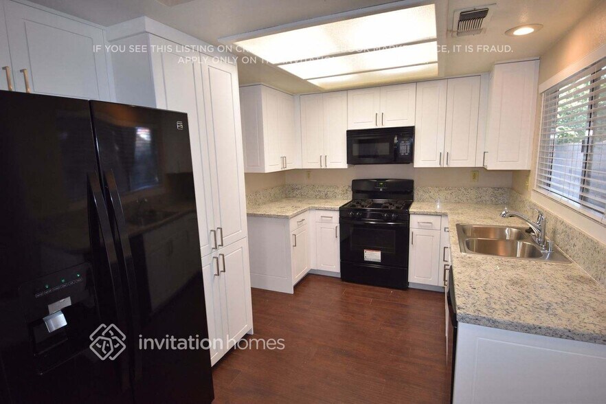 Building Photo - 330 Hutchings Ln