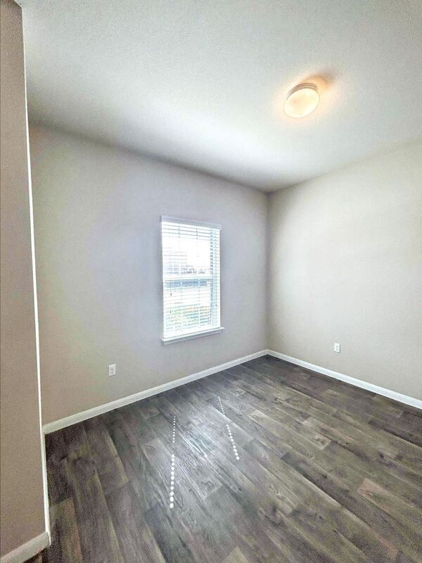Building Photo - 215 Cibolo Creek Dr