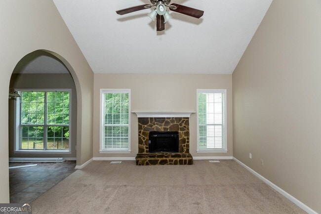 Building Photo - 121 Aristocratic Way