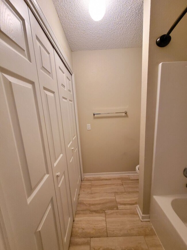 Building Photo - 8158 Heirloom Dr