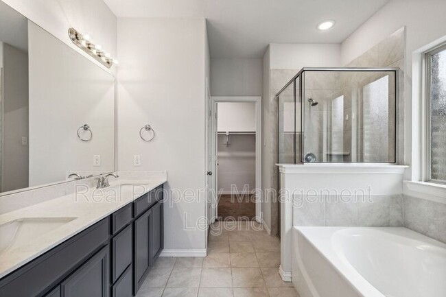Building Photo - 1833 Meadow Trail Ln