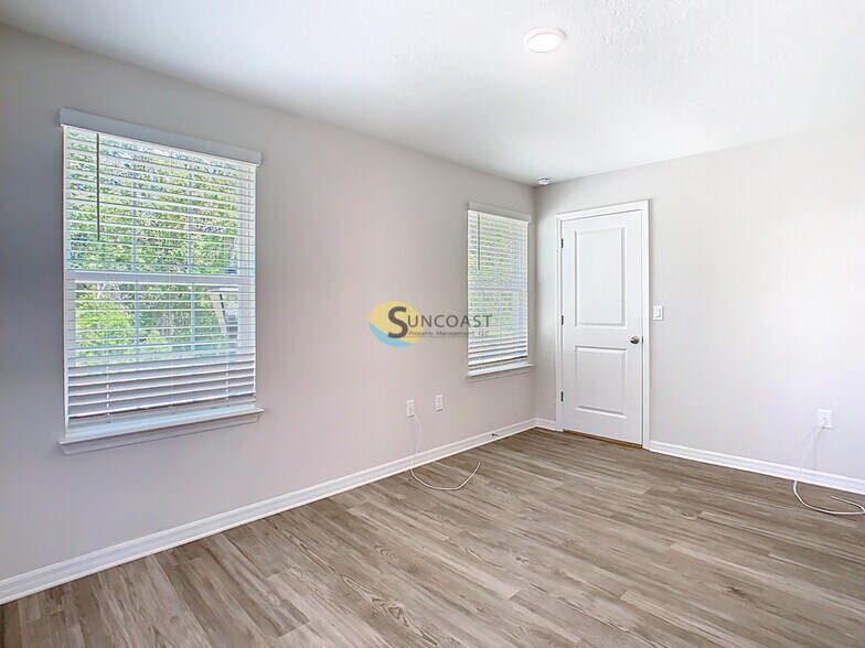 Building Photo - 3821 SW 43rd Ct