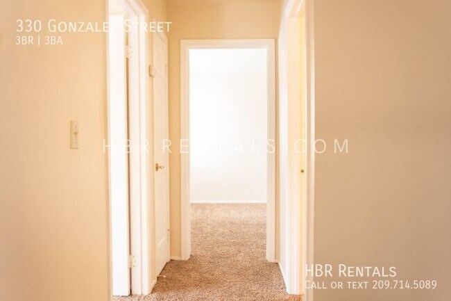 Building Photo - 330 Gonzalez St