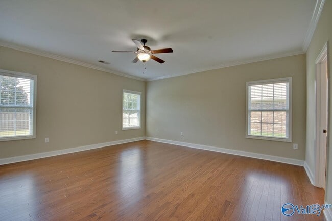 Building Photo - 112 SW Autumn Cove Dr