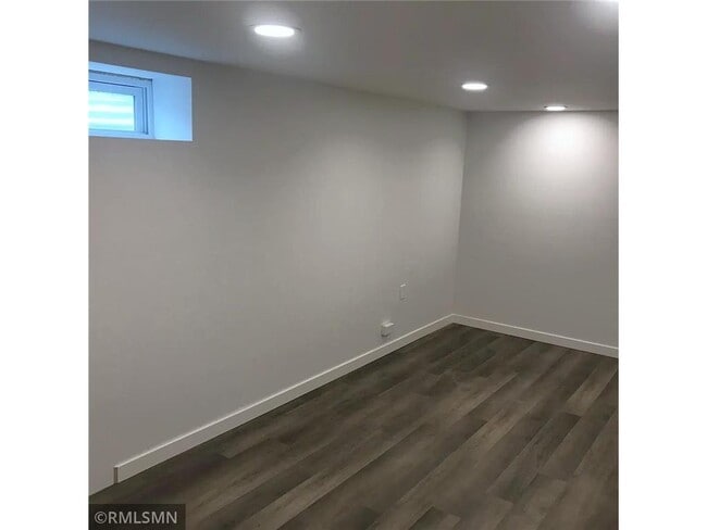 Building Photo - 62 W Woodridge Dr