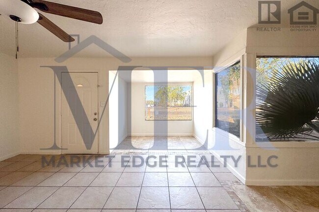 Building Photo - 3Bed/2Bath House-32nd ST/THOMAS! $199 MOVE...
