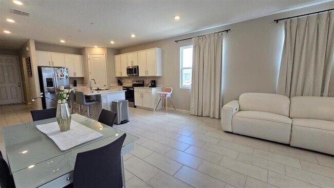 Building Photo - 802 Ballantyne Dr
