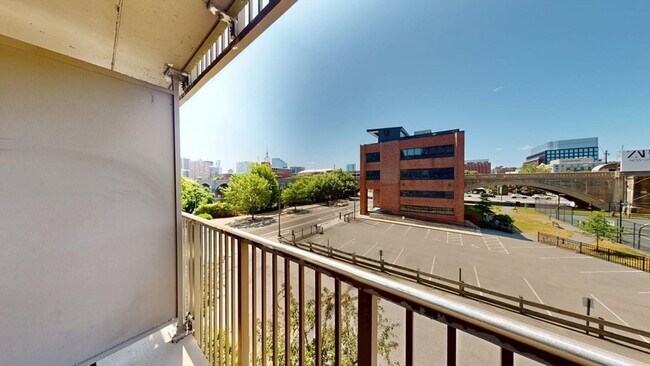Building Photo - 8 Museum Way