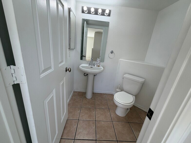 Building Photo - 4537 Switchback St