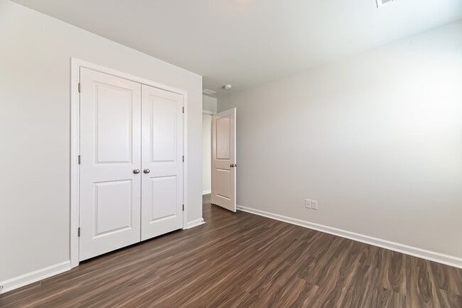 Building Photo - 251 Clydesdale Cir