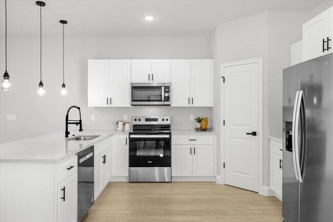 Building Photo - 420 Marion Oaks Course