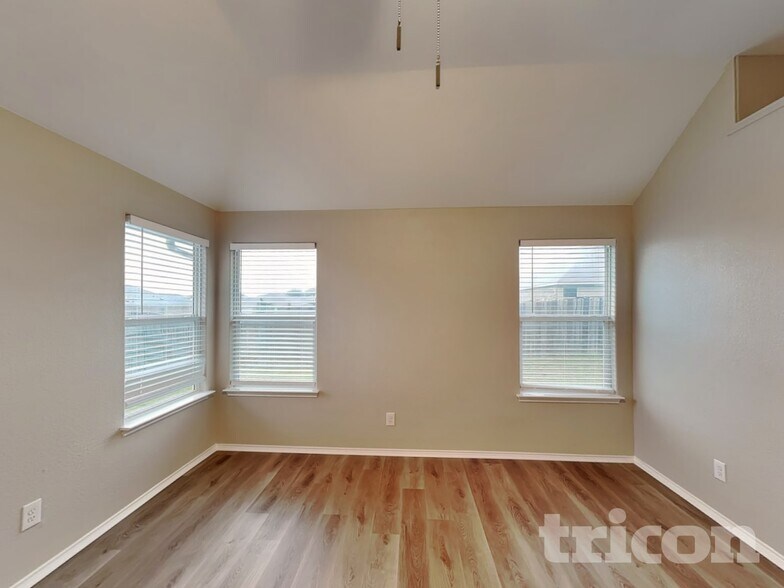 Building Photo - 5401 Creek Hill Ln