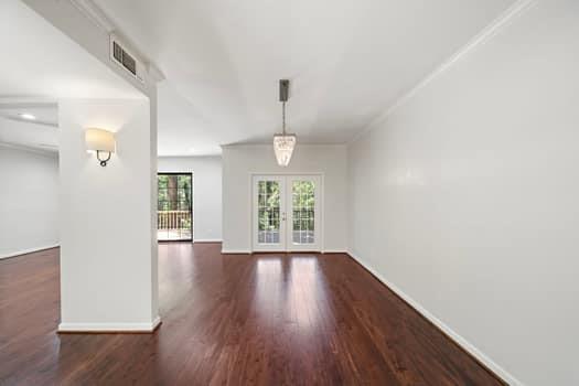 Building Photo - 201 Vanderpool Ln