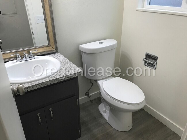 Building Photo - Two bedroom one bath townhouse in West Spr...