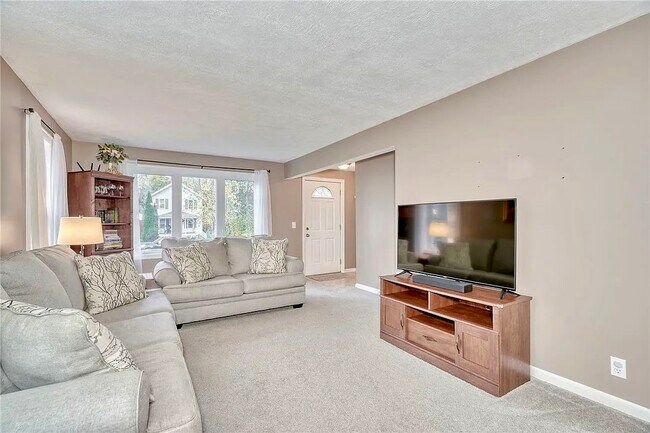 Building Photo - 78 Kimbark Rd