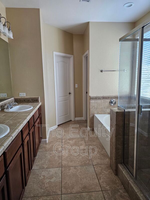 Building Photo - 5115 W Pianosa Ave