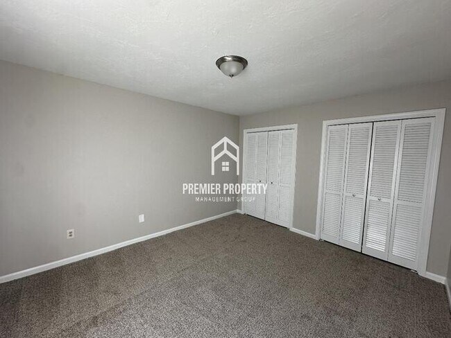 Building Photo - 5416 Fieldcrest Ave