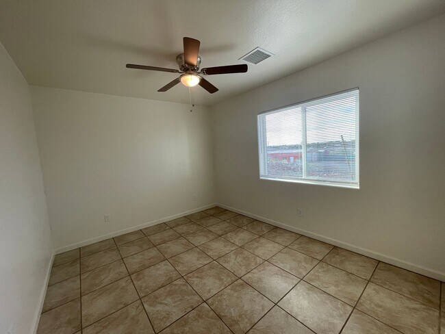 Building Photo - 8049 E Long Mesa Dr