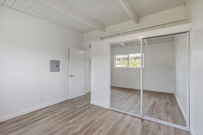 Building Photo - Beautifully Renovated 2BD/1BA Ground Floor Unit in Prime El Cerrito Location