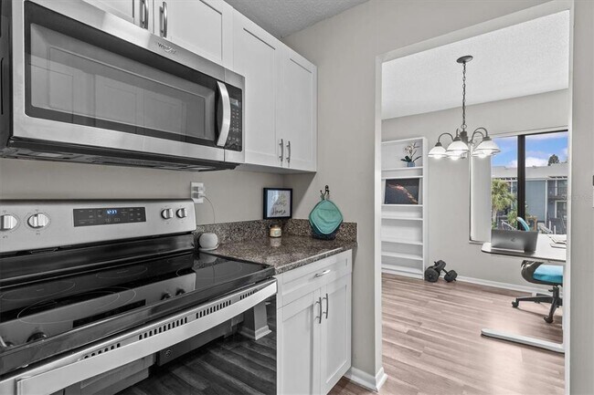 Building Photo - 386 Moorings Cove Dr