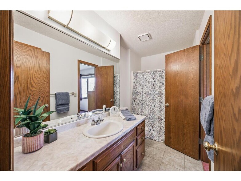 Building Photo - 4970 Boyd Ave