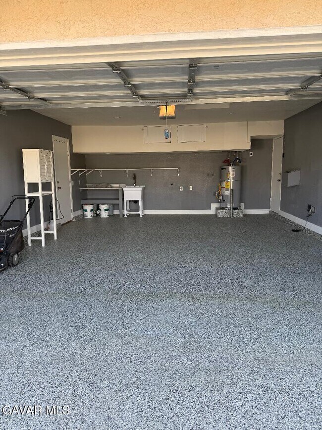 Building Photo - 45303 Lorimer Ave