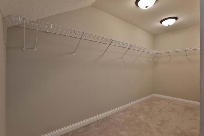 Building Photo - 1412 Leesland Dr