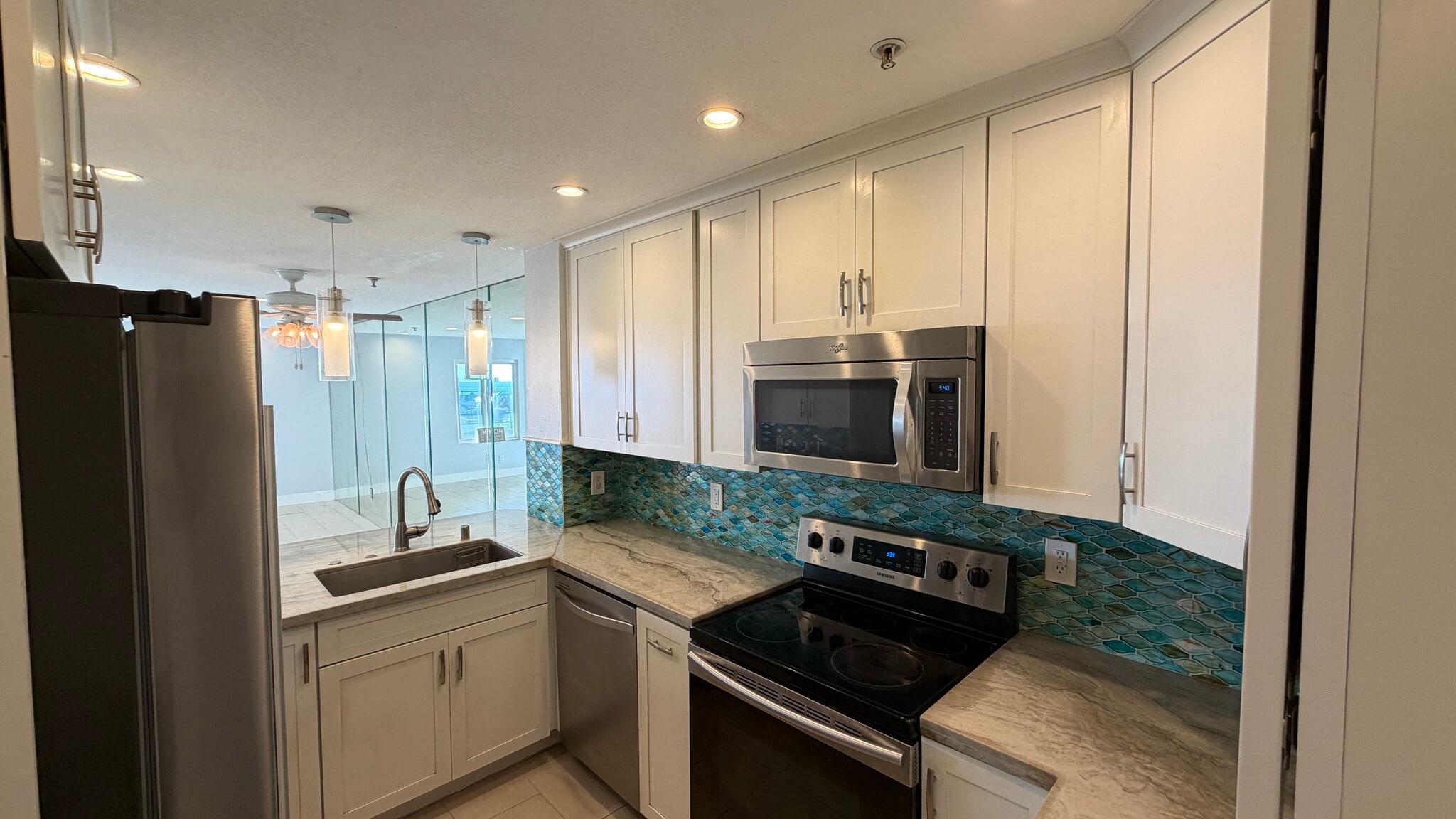 Building Photo - 1200 Pacific Coast Hwy