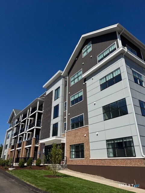 Building Photo - 414 Berlin Tpke