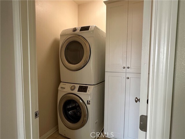 Building Photo - 111 Island Coral