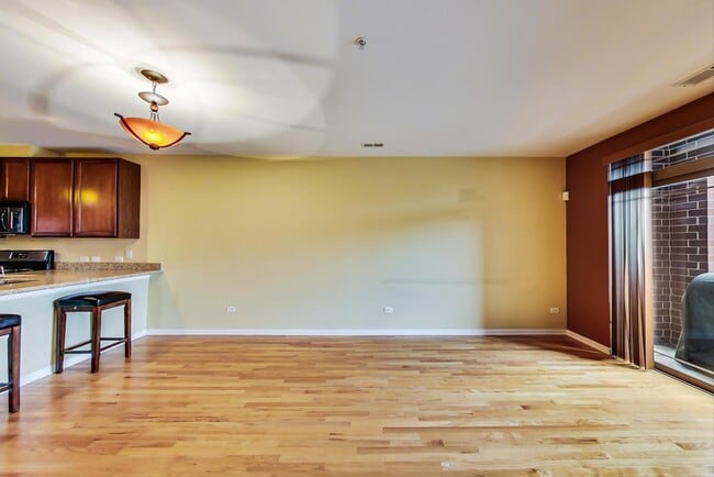 Building Photo - 6436 Roosevelt Rd