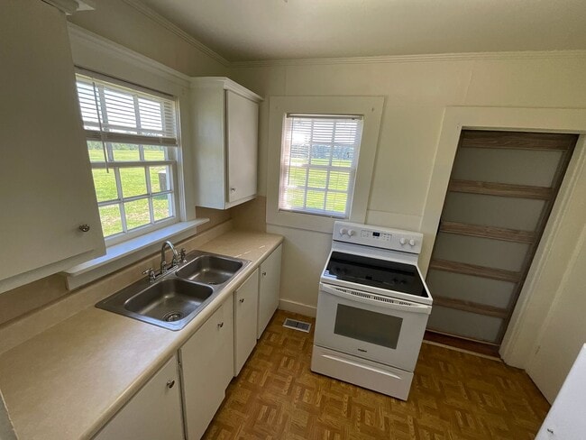 Building Photo - Quiet 2/1 Country Home in Marianna