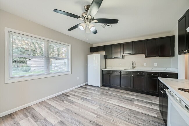 Building Photo - 601 Boxelder Dr