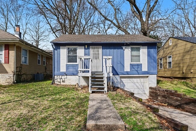 Building Photo - Charming 2 bedroom 1 bath located in Kansas City