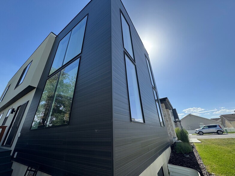 Building Photo - 457 Greenwood Ave