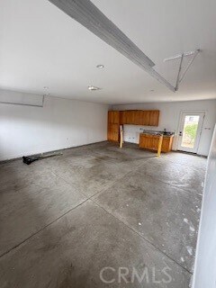 Building Photo - 401 S Burris Ave