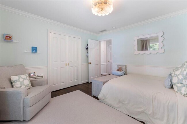 Building Photo - 4770 Chatworth Ct NE