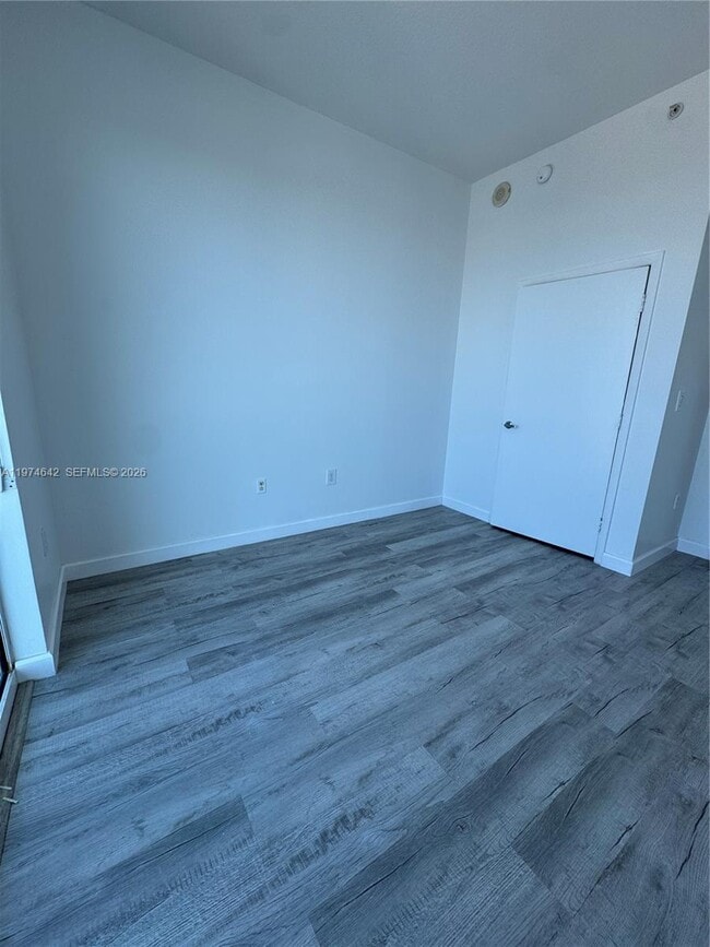 Building Photo - 1900 N Bayshore Dr