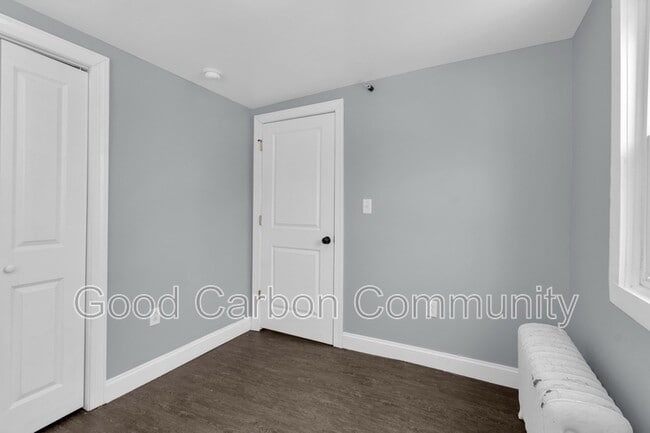 Building Photo - 618 Elmwood Ave