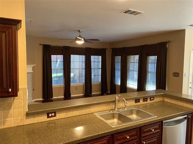 Building Photo - 207 Colonial Ln