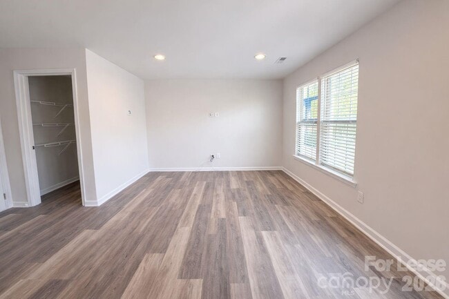 Building Photo - 3014 Potomac River Pkwy