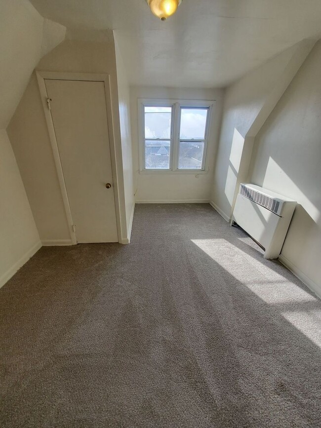 Building Photo - 708-714-2532-2534 W Wisconsin Ave