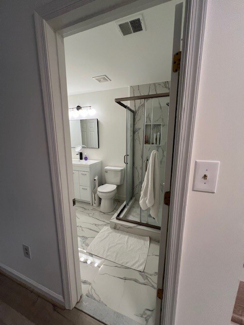 Guest bathroom - 121 Timberbrook Ln