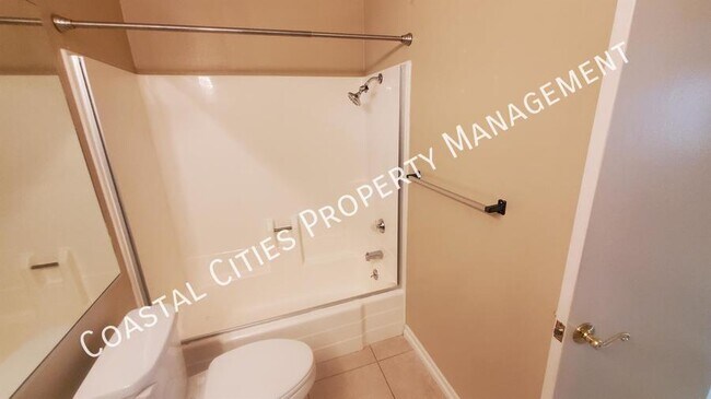 Building Photo - 1696 Carmel Cir E