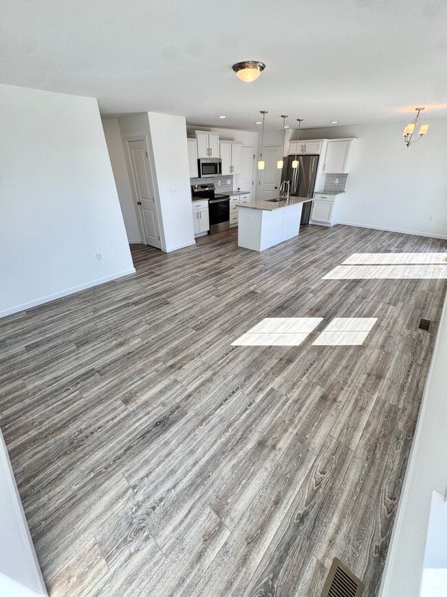 Building Photo - Newer Construction THREE BEDROOM/2.5 BATH TWIN