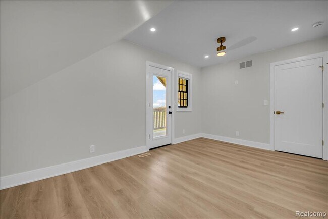 Building Photo - 2623 Fairview St